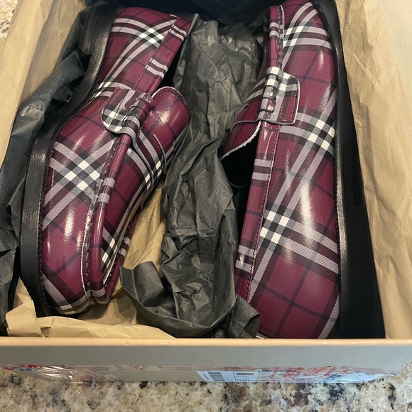 NIB Mens Burberry Gosha Leather Loafers Size 42 US 8.5 - Picture 1 of 12